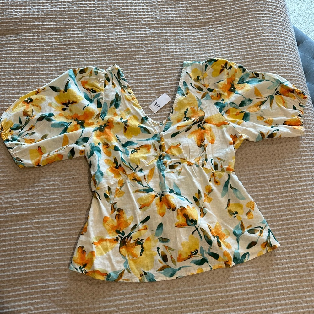 GAP yellow blouse (new with tags) - size small - 55% linen, 45% rayon